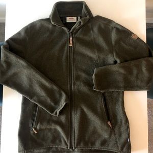 Fjallraven Fleece in Olive